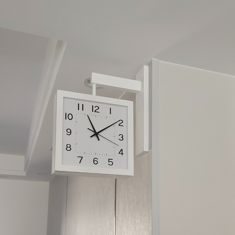 Wooden Double Sided Wall Clock - đánh giá và giá Japanese Living Lifestyle